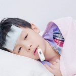 Thời điểm trẻ 3 tuổi viêm họng sốt cao cần đưa đi viện, cha mẹ nên biết